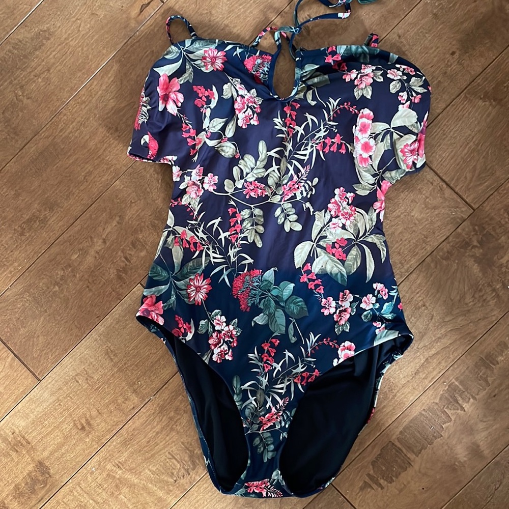 Beautiful Chelsea28 XL swimsuit navy floral